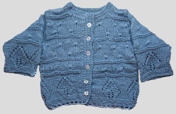 Hand knitted cardigan for babies in size EU 68/74